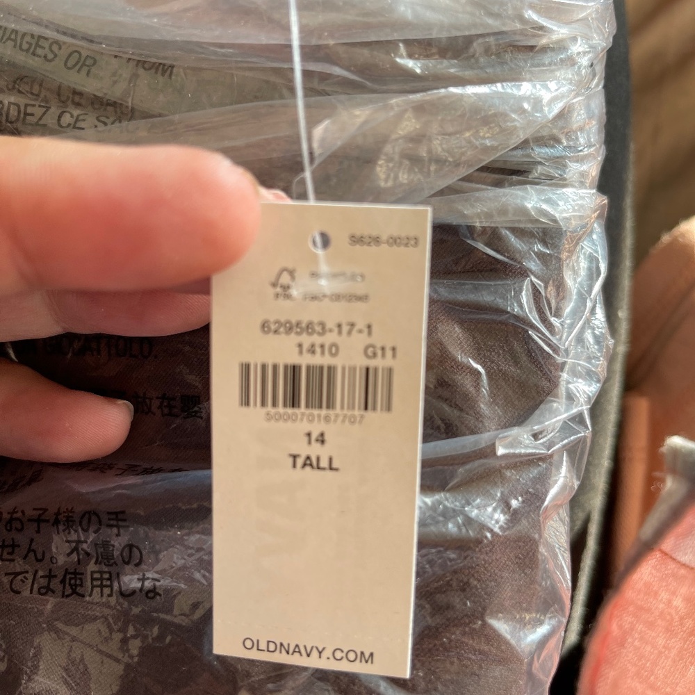 Old Navy High-Rise Pixie pants